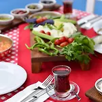 Zubeyde Hanim Alacati Hotel 2*