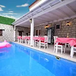 Hotel Zubeyde Hanim Alacati 2*